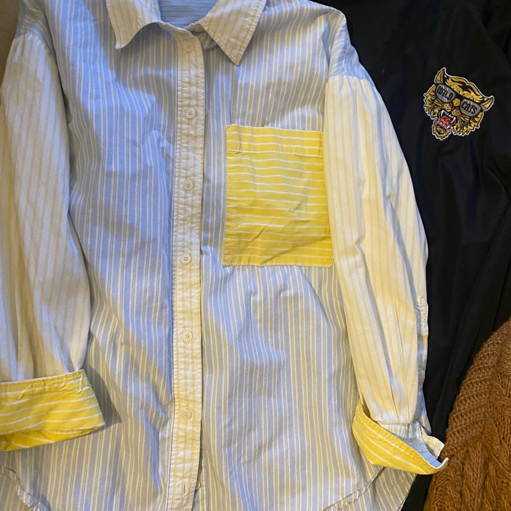 Bundle of 4 tops (m) - Picture 2 of 5